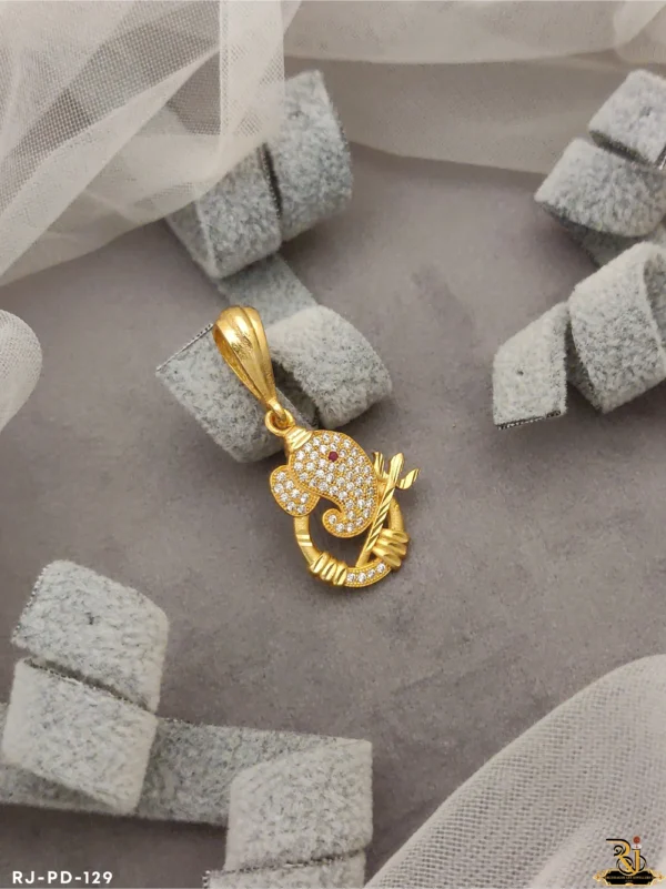 Divine Diamond Pendant Chain II