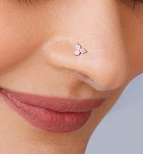 Diamond Flower Shaped Nose Pin 05