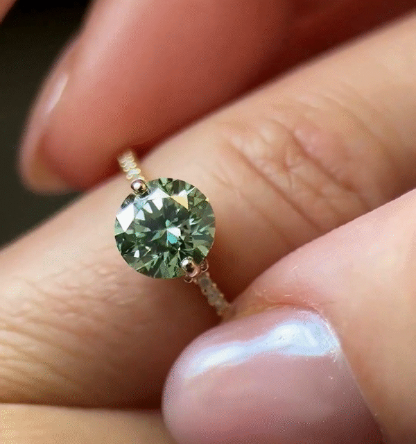 1ct Green Round Cut Diamond Ring